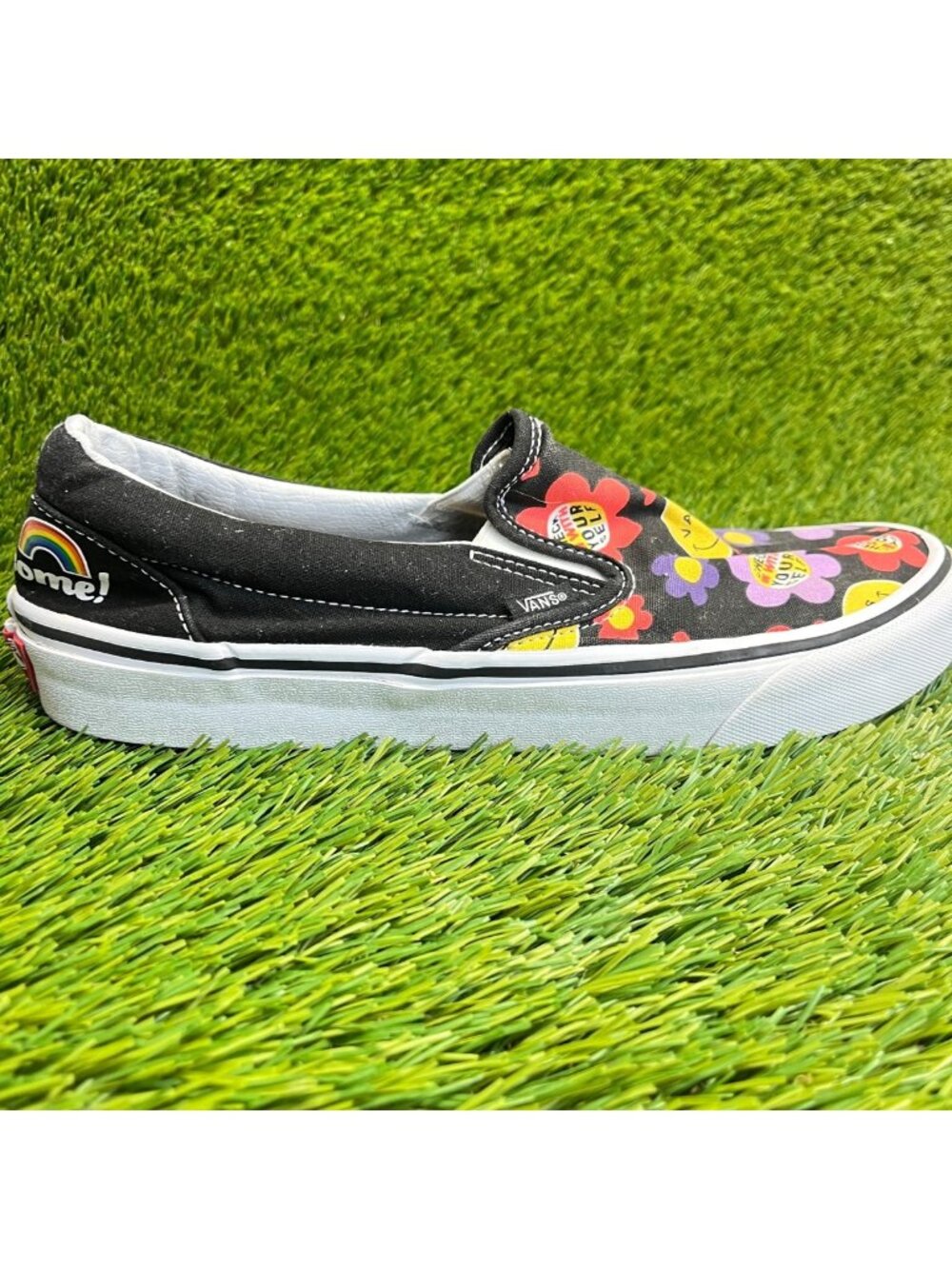 Vans Classic Slip-On Radically Happy Mens Size‎ 9 Black Athletic Shoes Sneakers